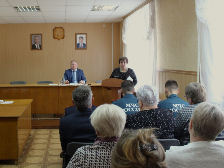 В администрации района прошло еженедельное оперативное совещание.