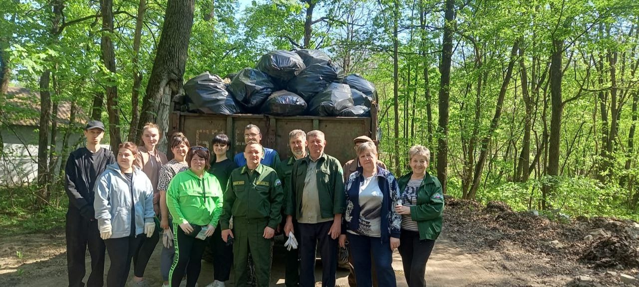 В Грибановском районе продолжается весенний месячник по благоустройству и санитарной очистке территорий.