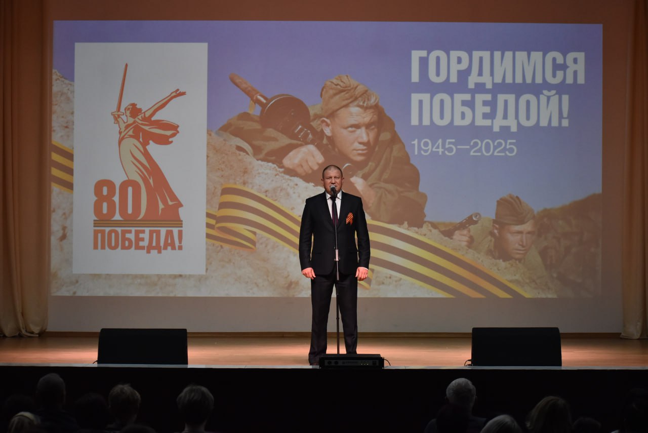 Звенит Победой май цветущий!.