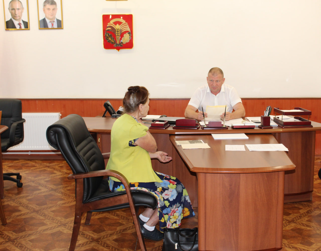 Михаил Тарасов провел прием граждан по личным вопросам.